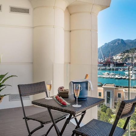 Crescent Moon Salerno Exterior foto