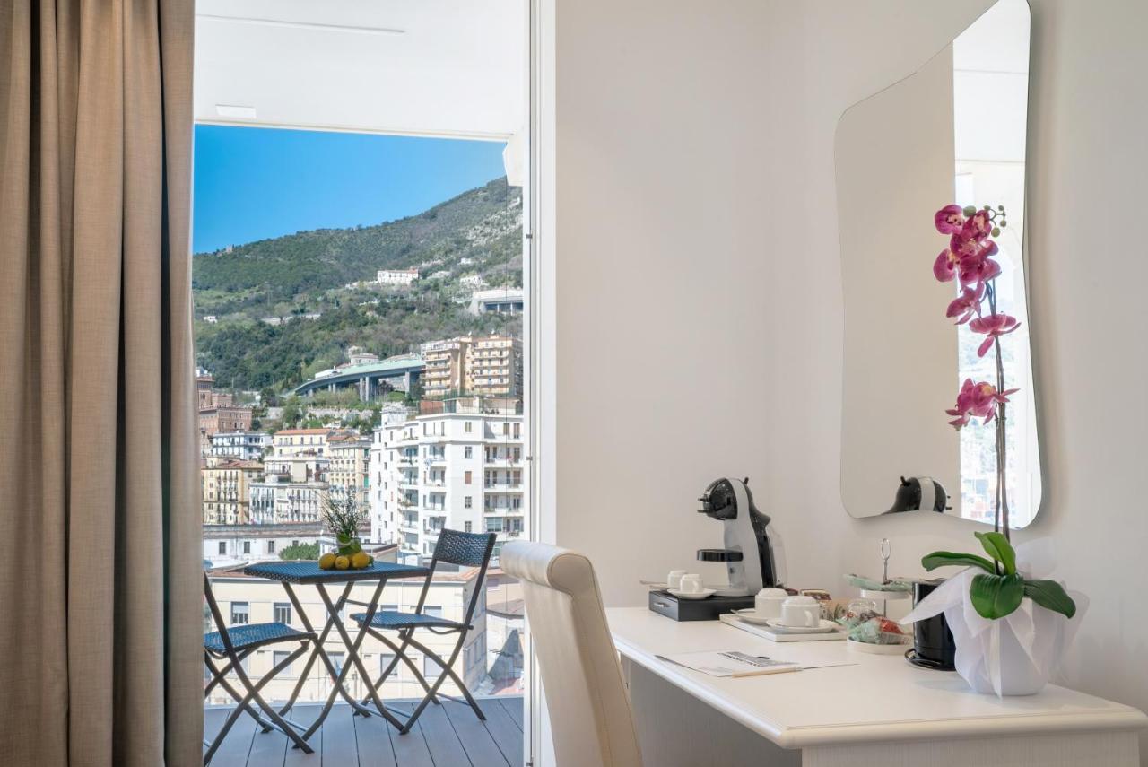 Crescent Moon Salerno Exterior foto