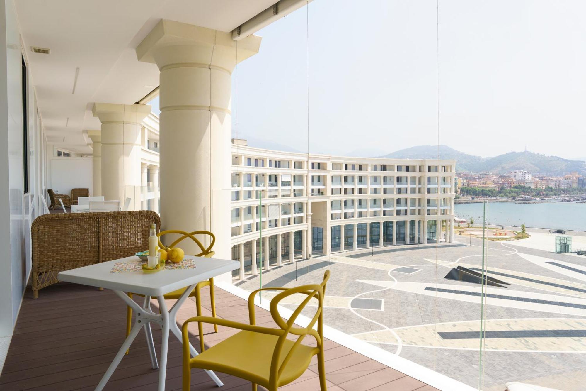 Crescent Moon Salerno Exterior foto