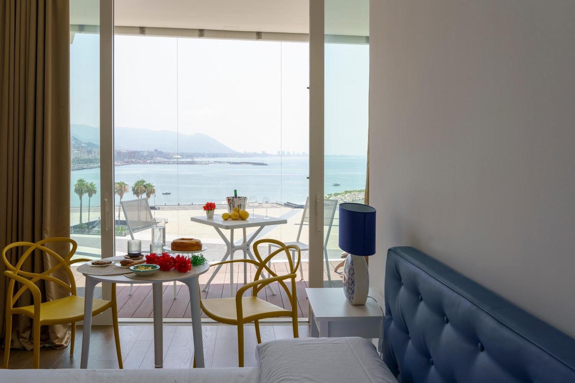 Crescent Moon Salerno Exterior foto